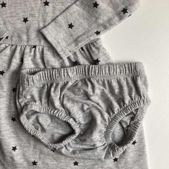 [3/15$] Carters Baby Turtleneck Dress 9MO - Picture 4 of 5